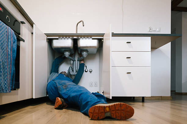 Professional Plumbing technician working in Fountain, FL